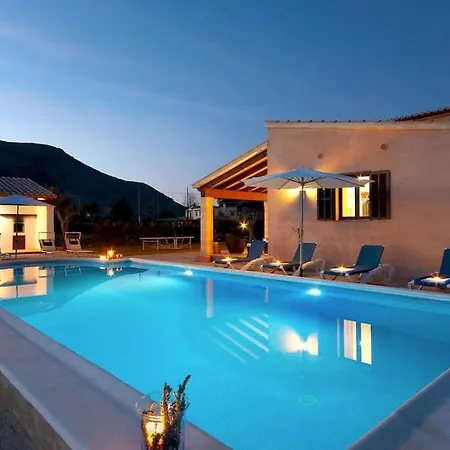 Villa Maria *